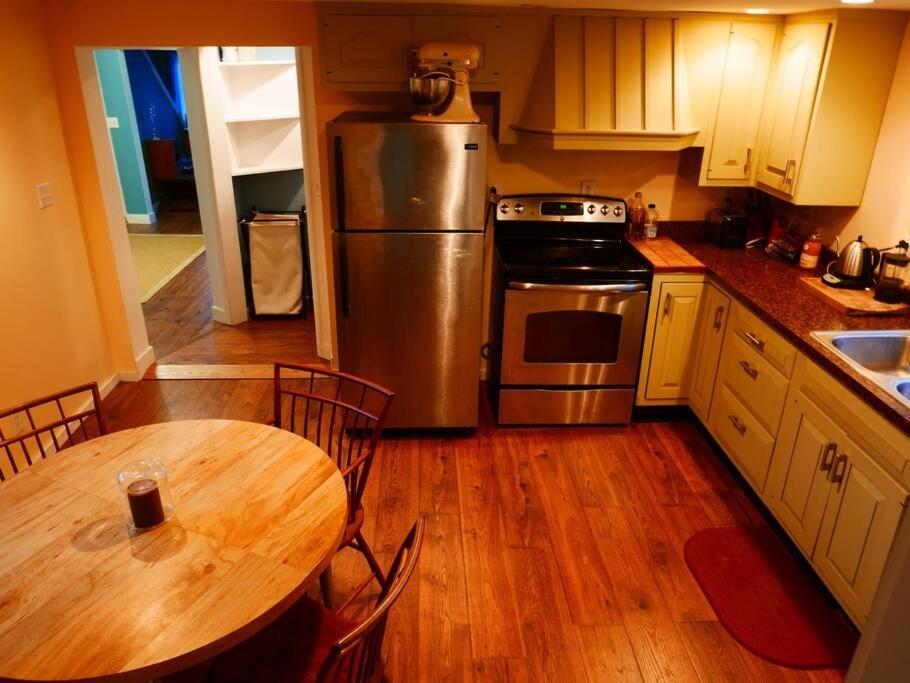 Vineyard Farmhouse With Hot Tub & Lake Views Hammondsport Exterior foto