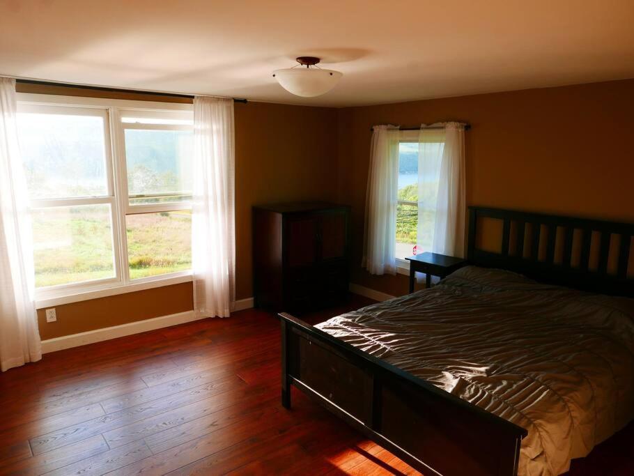 Vineyard Farmhouse With Hot Tub & Lake Views Hammondsport Exterior foto